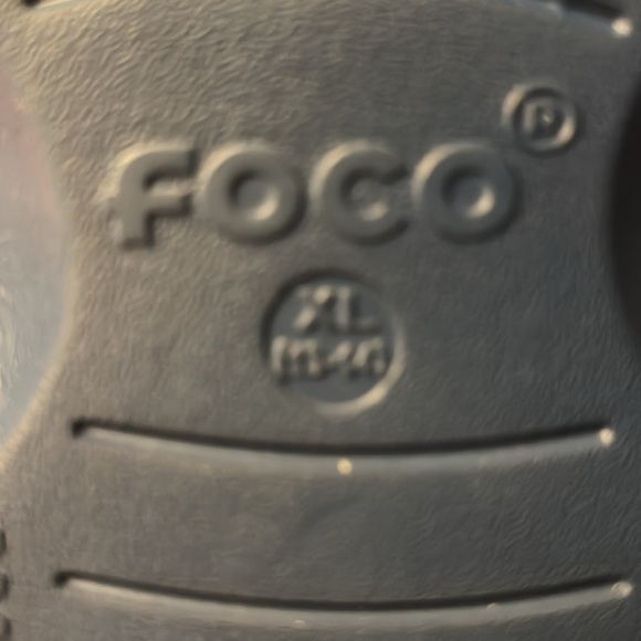 FOCO NFL Men's Buffalo Bills 2023 Colorblock Big Logo Clog - Picture 7 of 9